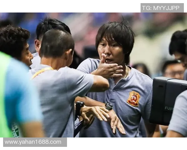 李铁西服造型引发热议足球明星的时尚新风潮